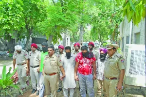 हरियाणा के दो समगलर ढ़ाई करोड़ की हेरोइन व नशीली गोलियों सहित सात काबू