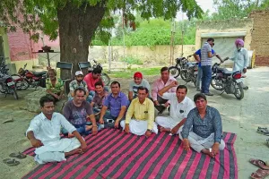 स्कूलों में नहीं बिजली, बच्चों की छुट्टियां