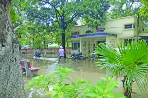 बरसात के पानी से पटियाला हुआ जलथल