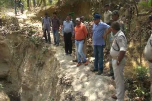 दर्दनाक हादसा: केबल डालने के दौरान मिट्टी में धसने से छह मजदूरों की मृत्यु