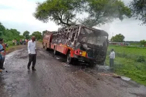 युवक की मौत के बाद हिंसक हुआ मराठा आंदोलन, आज महाराष्ट्र बंद