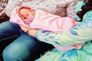 हैदराबाद में जन्मी एशिया की सबसे छोटी व हल्की बच्ची