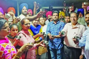 सिविल सचिवालय कर्मचारियों ने खाली बर्तन खटका मनप्रीत बादल से मांगी भीख