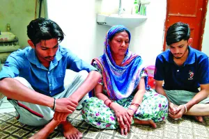 आवारा पशुओं के कारण बेनूर हुई ‘सुलोचना’ की जिन्दगी