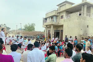 ग्रामीणों ने बिश्नोई को करवाया समस्याओं से अवगत