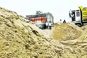 अत्यधिक बालू खनन से गिरता भूजलस्तर