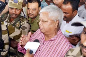 Fodder Scam: लालू यादव का कोर्ट में सरेंडर, जाना होगा जेल