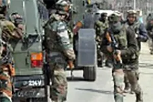 सुरक्षा बलों पर ग्रेनेड हमला