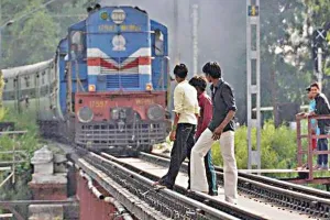 अकेला बचपन लापरवाह हुए अभिभावक