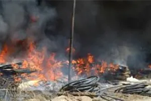 बहराइच में दवा गोदाम में लगी आग, करोड़ों का माल स्वाहा