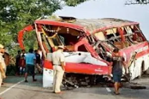 सड़क हादसे में 4 की मौत, 1 घायल
