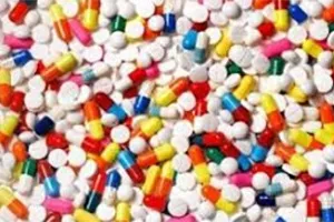 3 लाख से ज्यादा नशीली गोलियां, पावडर बरामद
