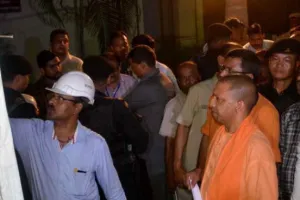 वाराणसी: योगी ने आधी रात तक किया विकास कार्यों का स्थलीय निरीक्षण