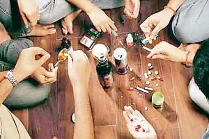 नशे की लत में बर्बाद होती युवा पीढी