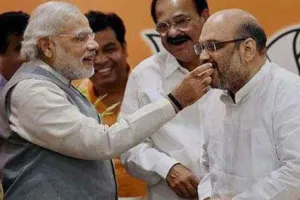 मोदी ने अमित शाह को जन्मदिन पर बधाई दी