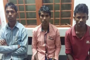 नक्सली बैनर पर्चे व विस्फोटक पदार्थो सहित तीन गिरफ्तार