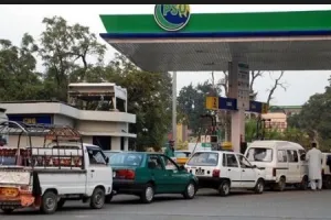 पाकिस्तान में सीएनजी पंप मालिकों ने दाम बढ़ाने का निर्णय लिया