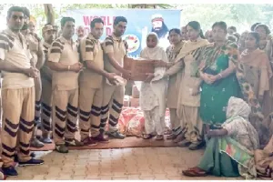 डेरा श्रद्धालुओं ने 16 जरूरतमन्दों को बांटा राशन