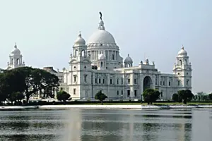 परंपरा की चाशनी में लिपटा आधुनिक शहर है कोलकाता