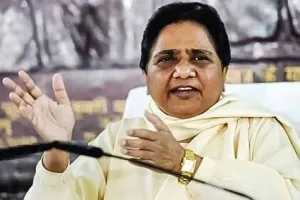 गठबंधन की लीला से मुक्त मायावती