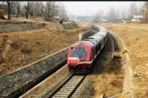 कश्मीर घाटी में लगातार चौथे दिन रेल सेवा स्थगित