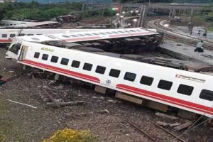 ताइवान में हाई स्पीड ट्रेन पटरी से उतरी: 18 मरे, 164 घायल