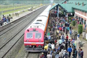 कश्मीर में सुरक्षा कारणों से ट्रेन सेवा स्थगित
