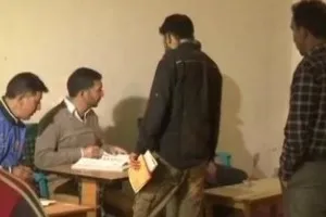 कश्मीर के अधिकतर इलाकों में मतदान शांतिपूर्ण