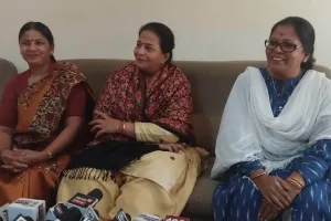 प्रदेश के हर जिले में खुलेंगे खादी स्टोर
