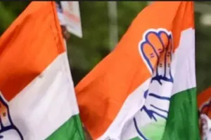 हिन्दुत्व के मुद्दे पर कांग्रेस भी नहीं हो पा रही अलग