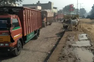 कछुआ चाल से हो रहा राष्ट्रीय राजमार्ग पर निर्माणाधीन कार्य