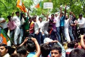 कांग्रेस, माकपा कार्यालयों में आगजनी करने का भाजपा कार्यकर्ताओं पर आरोप