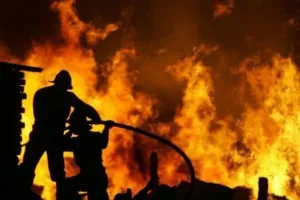 मुंबई: ईएसआइसी अस्पताल में आग का तांडव, 8 की मौत, 100 से ज्यादा घायल