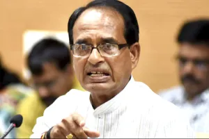 मध्यप्रदेश : आयोग की निष्पक्षता पर सवाल उठाकर चुनाव को मजाक बनाने की कोशिश कर रही कांग्रेस: शिवराज