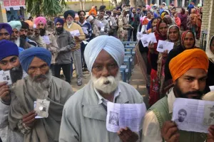 पंचायत चुनाव: बादल अपने गांव में बुरी तरह हारे