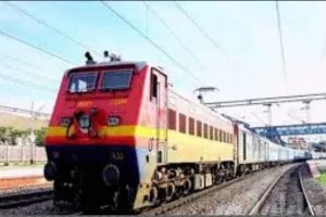 कश्मीर : सुरक्षा कारणों से कश्मीर घाटी में रेल सेवा स्थगित