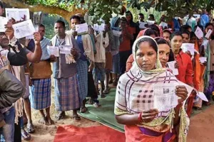 चौथा चरण : सुबह 10 बजे तक करीब 17 फीसदी मतदान