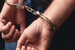 सिंगापुर: भारतीय मूल के युवक को पटाखा जलाने पर 3 हफ्ते की जेल, 2 लाख जुर्माना लगा