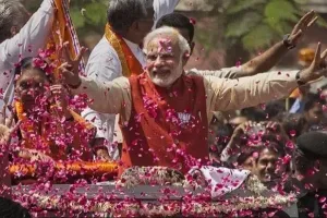 भाजपा अपने बूते स्पष्ट बहुमत की ओर