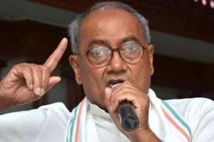 आदिवासी विरोधी है मोदी सरकार : दिग्विजय