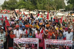 मांगों को लेकर अध्यापकों ने पटियाला लोकसभा हलके में निकाला विशाल ‘झंडा मार्च’