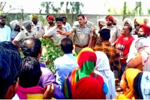 छात्राओं से दुर्व्यवहार करने वाला शिक्षक सस्पैंड