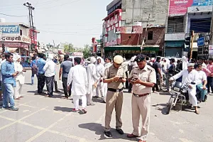 किसानों का फूटा गुस्सा, लगाया जाम