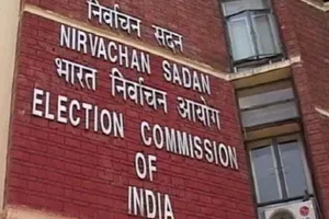 कोलकाता हिंसा पर चुनाव आयोग की बड़ी कार्रवाई