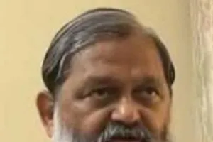खोखली राजनीति और जनता का आक्रोश