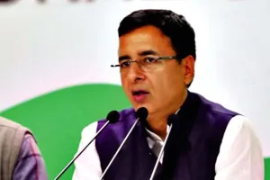 गोडसे की प्रशंसा का मामला: अधिकारी के खिलाफ हो कार्रवाई: कांग्रेस