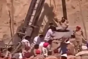 पांचवे दिन भी फतहवीर सिंह को बचाने में डटे डेरा श्रद्धालु