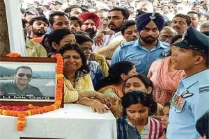 शहीद लेफ्टिनेंट मोहित गर्ग को अंतिम विदाई दी