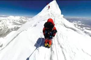 रिकॉर्डों की चाहत में हारती जिंदगी
