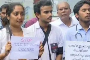 डॉक्टरों की हड़ताल और हिंसा पर केन्द्र ने ममता से मांगी रिपोर्ट